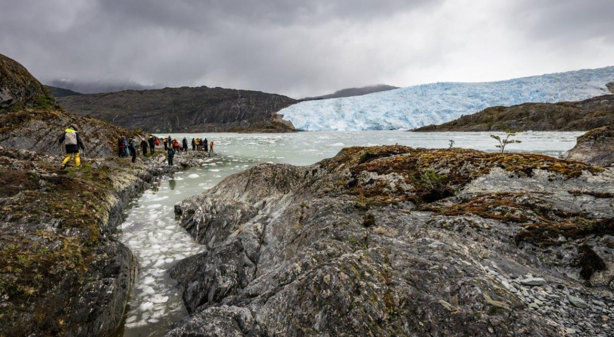 Sailing in the Chilean channels Fiordo Peel (Brujo Glacier) Bark EUROPA