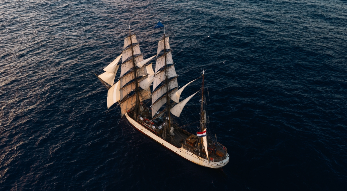 Bark EUROPA Fraser Edwards Stunsails