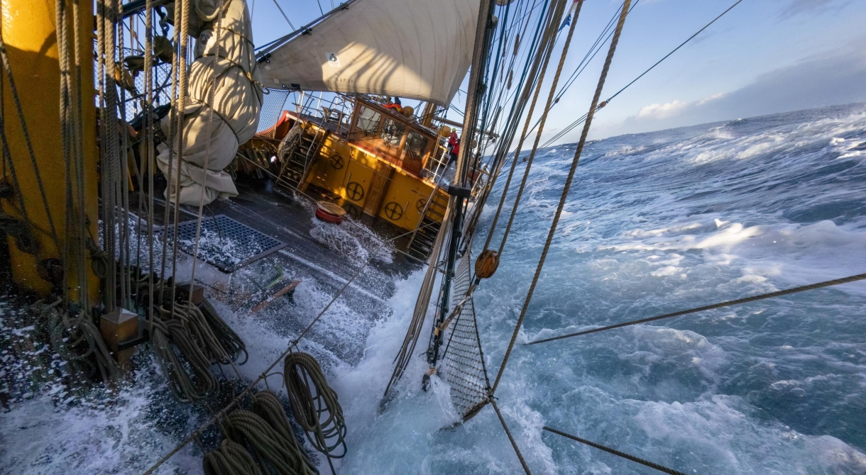 Rolling and water splashing on deck