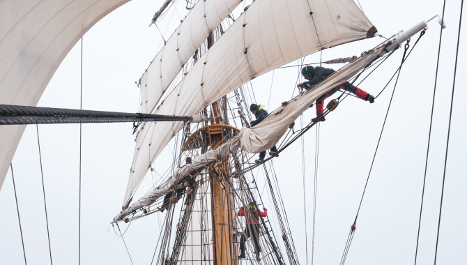 Furling going on in the rig