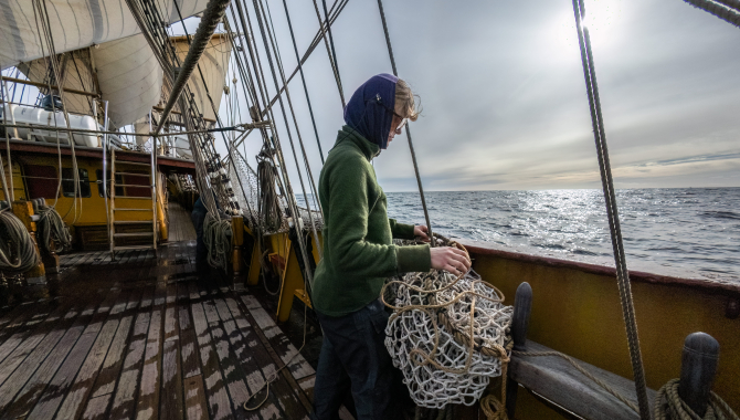 Sailing into the Beagle Channel - Bark EUROPA Jordi Plana Morales
