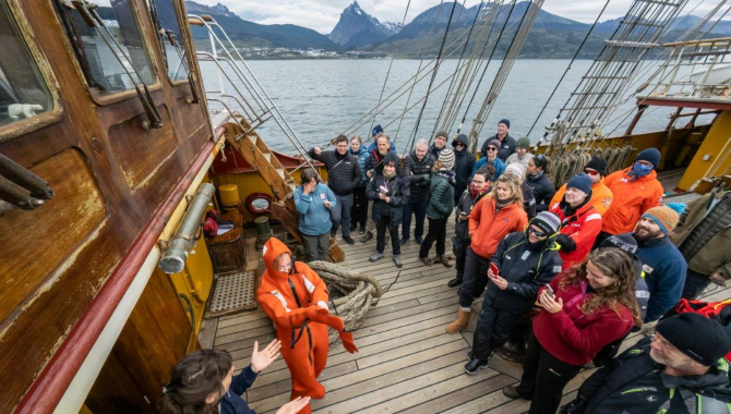 Start our way along the Beagle Channel.