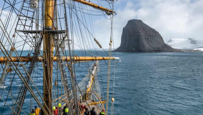 South Shetland Islands by Jordi Plana Morales Bark EUROPA
