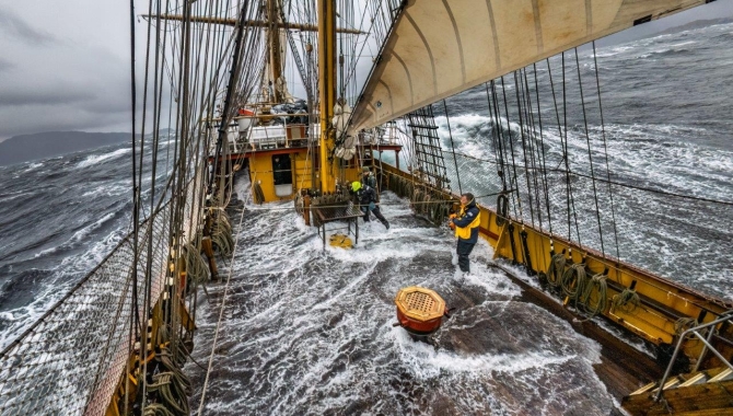 Chilean Channels day at sea by Jordi Plana Morales
