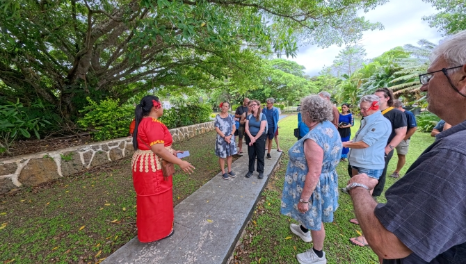 Exploring Tonga Bark EUROPA Johanne