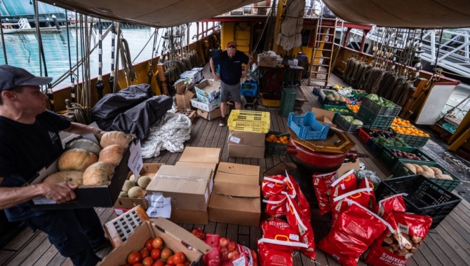 Auckland getting ready for the Cape Horn rounding Jordi Plana Morales