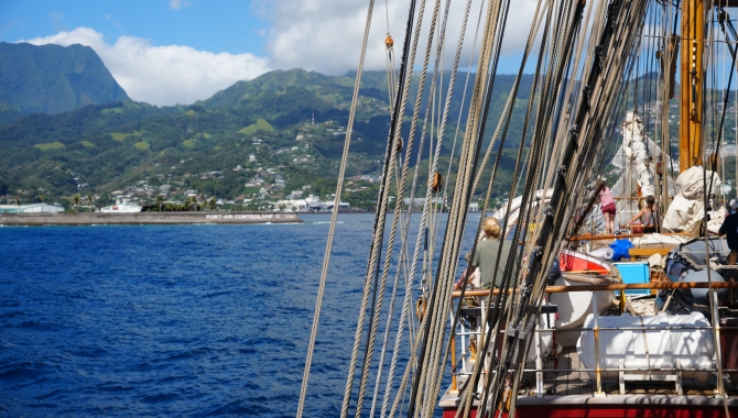 Tahiti by Jan Stevens