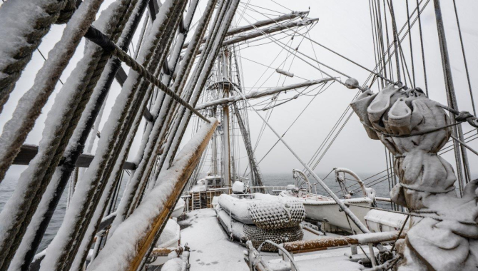 Zodiac cruise at Spert/Trinity Islands channels and icebergs by Jordi Plana Morales Bark EUROPA