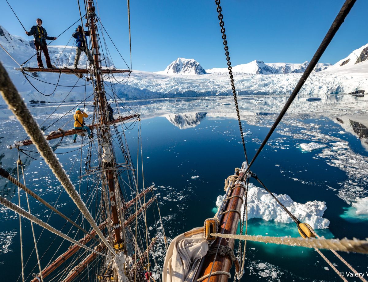 Far above the icy world