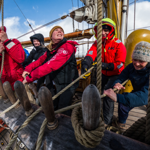 Chilean Channels sailhandling on EUROPA
